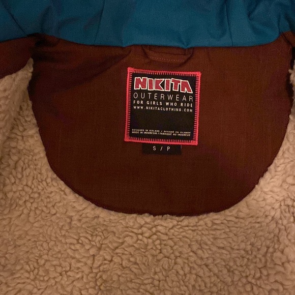 Nikita snowboarding jacket - Picture 3 of 5